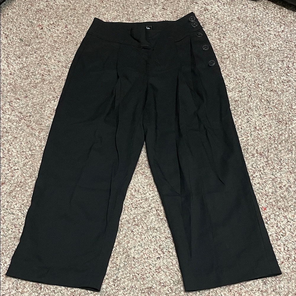 Heyton button side high rise Black Wide-Leg cropped Pants- like new